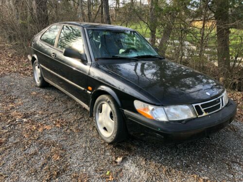 1994  900 SE Turbo with a locked engine.New Tires.Must be towed.