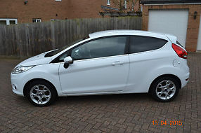 Ford fiesta 4 door white #6