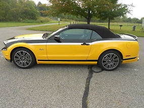 Better then new! A beautiful custom 2011 Mustang GT Convertible Premium image 1