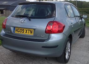 2009 IMMACULATE Toyota Auris,1.3 TR Start Stop VVTI 5 Door, LOW MILAGE. FSH. image 2