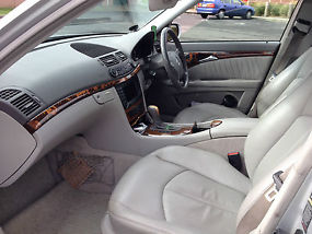 Mercedes-benz E320 Elegance (2002) 4D Sedan 5 SP Automatic Touch (3.2L -... image 5