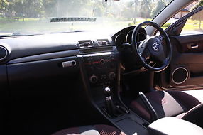 Mazda 3 SP23 (2005) 4D Sedan Manual (2.3L - Multi Point F/INJ) 5 Seats image 4