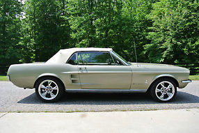 1967 Ford Mustang Convertible image 5
