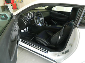 2SS WHITE CAMARO, EXCELLENT CONDITION, RS PACKAGE, LOW MILEAGE, MANUAL, image 1