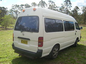 Toyota Hiace Commuter (98/99) 12 Seater Mini Bus 5SP(2.4L Petrol image 2