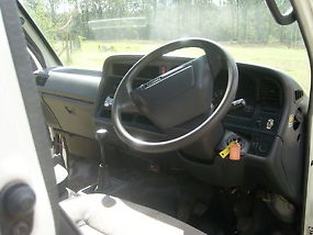 Toyota Hiace Commuter (98/99) 12 Seater Mini Bus 5SP(2.4L Petrol image 7