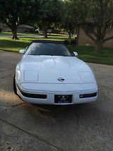 95 Corvette Convertible, Low milage, Low reserve, Beautiful vehicle image 1