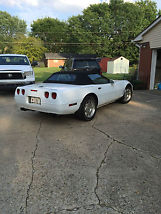 95 Corvette Convertible, Low milage, Low reserve, Beautiful vehicle image 3