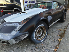 1976 CHEVROLET CORVETTE STINGRAY PROJECT CAR BLACK WITH ENGINE AND TRANSMISSION