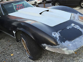 1976 CHEVROLET CORVETTE STINGRAY PROJECT CAR BLACK WITH ENGINE AND TRANSMISSION image 5