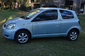 Toyota Echo (2004) 3D Hatchback Manual (1.3L - Multi Point F/INJ) 5 Seats image 6