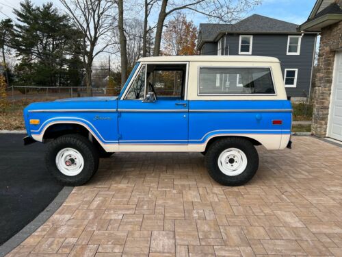 1974 Ford Bronco SUV Blue 4WD Automatic image 2