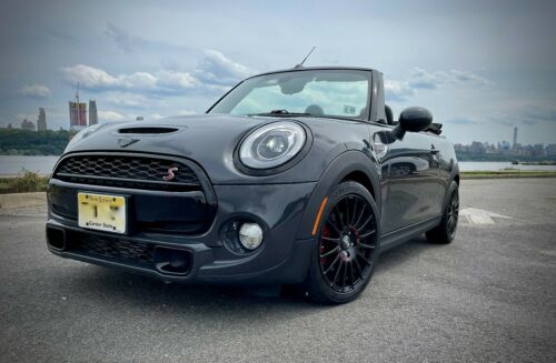 Low mileage 2017 MINI convertible with 6 speed manual transmission image 2