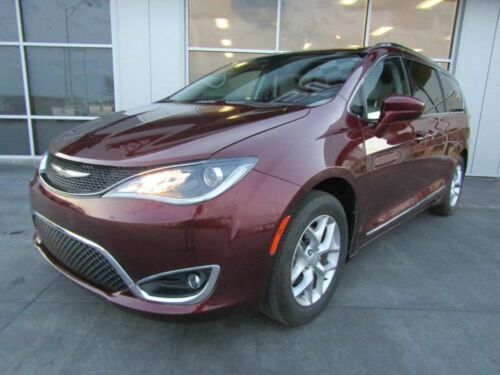 2019 Chrysler Pacifica, Velvet Red Pearlcoat with 19104 Miles available now! image 2