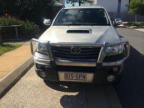 TOYOTA HILUX SR5 4WD 3.0 DIESEL TWIN CAB UTE image 2