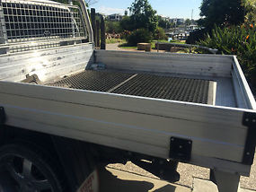 TOYOTA HILUX SR5 4WD 3.0 DIESEL TWIN CAB UTE image 3
