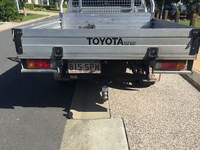 TOYOTA HILUX SR5 4WD 3.0 DIESEL TWIN CAB UTE image 4