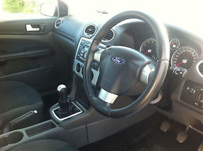 Ford Focus Zetec Climate 1.6 16V 5 door 2007, Tax and MOT image 4