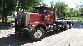 Oilfield Winch Truck 81 Autocar Tandem Axle Bed Truck with Gin Poles
