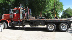 Oilfield Winch Truck 81 Autocar Tandem Axle Bed Truck with Gin Poles image 4