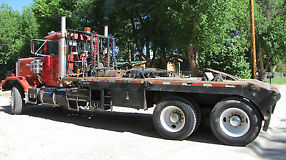 Oilfield Winch Truck 81 Autocar Tandem Axle Bed Truck with Gin Poles image 5
