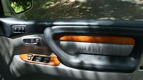 Lexus LX470 (4x4) (2002) 4D Wagon Automatic (4.7L - Multi Point F/INJ) 8 Seats image 8