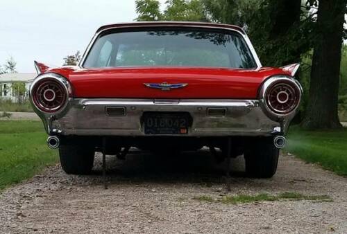 1961 Ford Thunderbird image 2