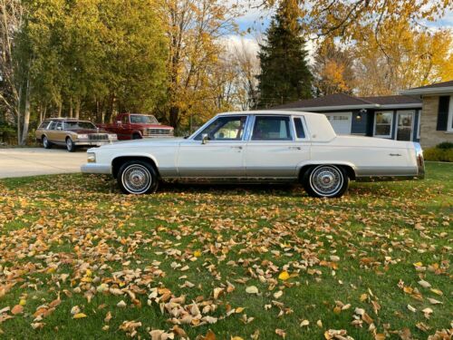 Beautiful 1991 Cadillac Brougham D Elegance 5.7L Gold Package! image 2