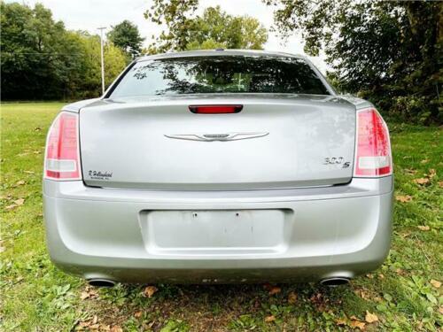 2013 Chrysler 300 S LUXURY PREMIUM SEDAN ! JUST SERVICED! ONLY ONE OWNER! image 3