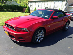 2013 Ford Mustang GT Premium Convertible 5.0L 6700 Miles *LIKE NEW*NO RESERVE!