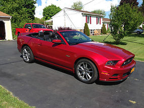 2013 Ford Mustang GT Premium Convertible 5.0L 6700 Miles *LIKE NEW*NO RESERVE! image 3