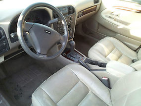 2004 VOLVO S40 FULLY LOADED, 150K MILES, SUNROOF, CLEAN LEATHER SEATS, RED image 2