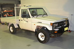 Toyota Landcruiser (4x4) (1996) Cab Chassis 5 SP Manual 4x4 (4.2L - Diesel)