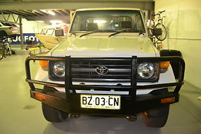 Toyota Landcruiser (4x4) (1996) Cab Chassis 5 SP Manual 4x4 (4.2L - Diesel) image 2