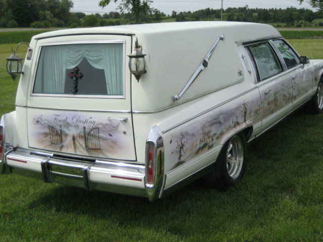 Cadillac Hearse 1999