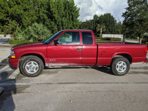 2000 Chevrolet S Truck Pickup Red 4WD Automatic S10 image 2