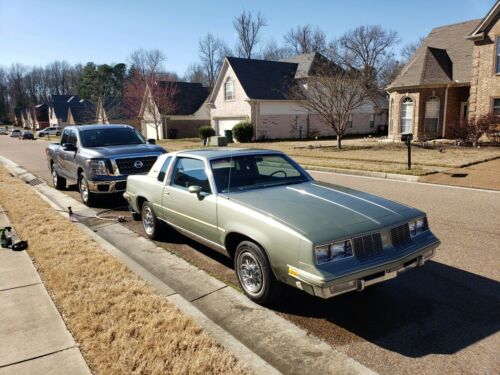 1985 Oldsmobile Cutlass Supreme Coupe Green RWD Automatic BROUGHAM image 2