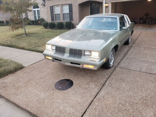 1985 Oldsmobile Cutlass Supreme Coupe Green RWD Automatic BROUGHAM image 6