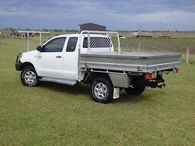 Toyota Hilux Extra Cab 06 4x4 3.0L Turbo Diesel5sp Man Very tidy 2nd owner image 2