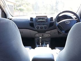 2011 Toyota Hilux 3.0L Four Wheel Drive Automatic Turbo Diesel image 4