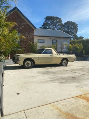 Holden WB Ute with books! image 7