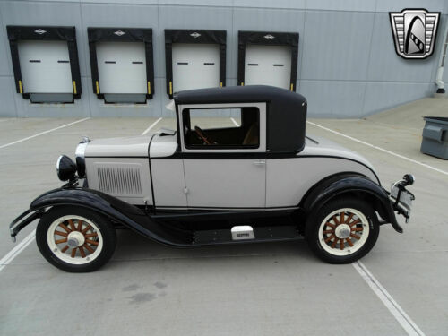Black 1930 Willys Whippet4 Cylinder 3 Speed Manual Available Now! image 3