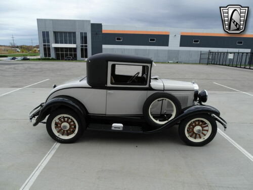 Black 1930 Willys Whippet4 Cylinder 3 Speed Manual Available Now! image 5