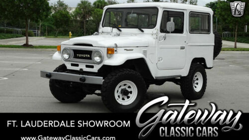 White 1978 Toyota Land Cruiser4.2 Lit 4 speed/ manual Available Now!
