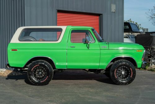 1979 Ford Bronco Custom Recent Restoration! Extremely clean! MUST SEE! image 6