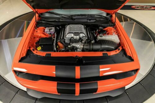 Hellcat! 6k Miles, Supercharged 6.2L HEMI V8 (707hp) 8-Speed Auto, Clean History image 2