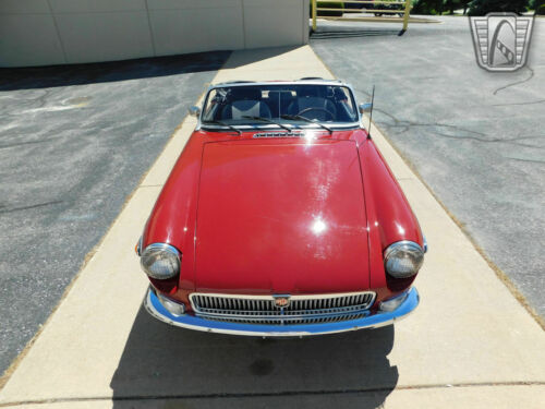 Burgundy1976 MG MGB4 cylinder 4 speed manual Available Now! image 2