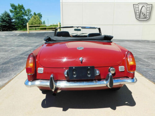 Burgundy1976 MG MGB4 cylinder 4 speed manual Available Now! image 7