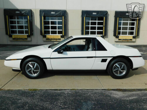 White 1988 Pontiac Fiero2.5L I4F 5 speed manual Available Now! image 6