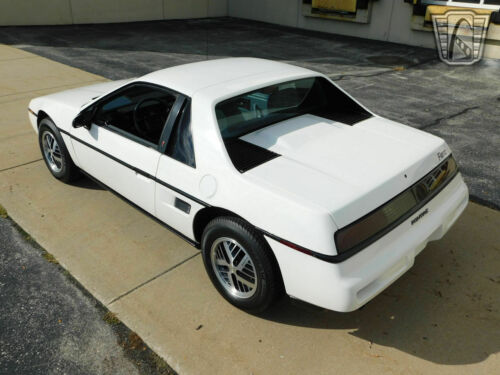 White 1988 Pontiac Fiero2.5L I4F 5 speed manual Available Now! image 7